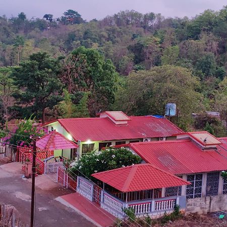 Jenjon Karjat Resort - One Bhk Premium Chalet With Optional Swimming Pool Eksteriør billede